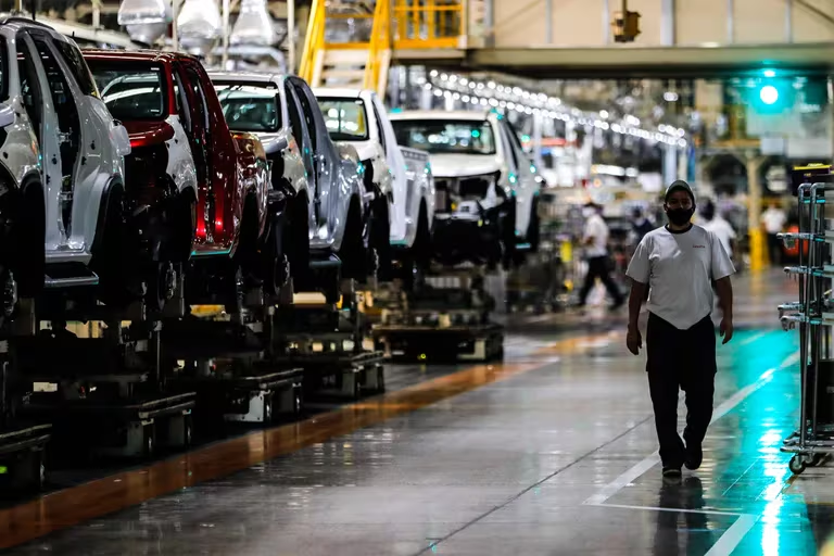 La planta de Toyota en Campana se encuentra detenida por la caída de la demanda y problemas de provisión de partes